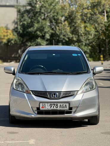 интересует обмен на фит: Honda Fit: 2011 г., 1.3 л, Вариатор, Бензин, Хэтчбэк