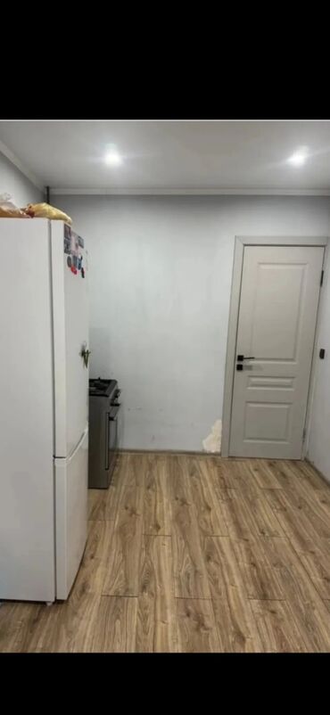 продаю дом район аламединского рынка: 70 м², 3 комнаты, Парковка, Забор, огорожен