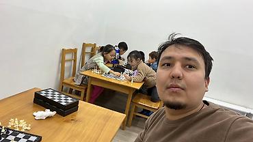 Другие курсы: Преподователь Арабского и тренер по шахматам. Кандидат в мастера — 2