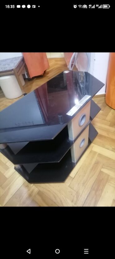Komode: Sto stakleni za TV kao nov je . 80/40/50

Mirjevo — 19