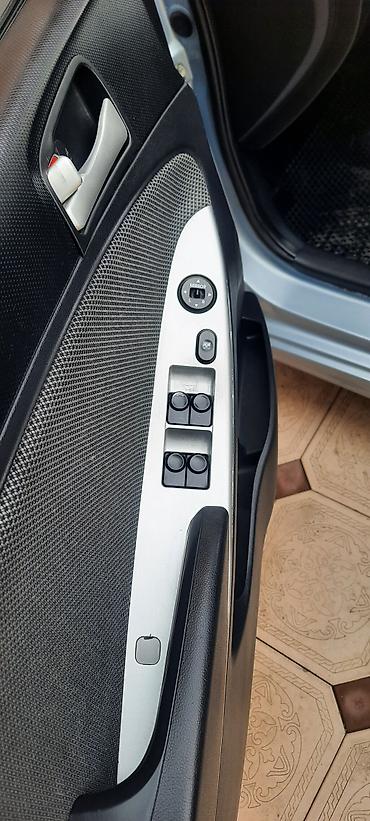 Hyundai: Hyundai Solaris: 2011 г., 1.6 л, Автомат, Бензин, Седан — 4