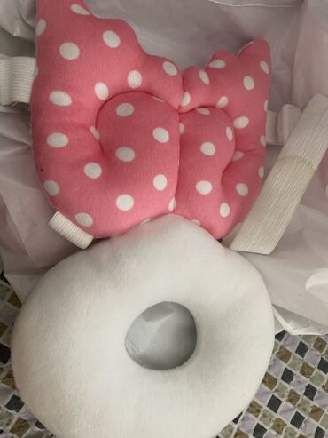 ортопедическая подушка для малыша: Для малышей почти новый не пользовались противоударны300.Подушка тоже