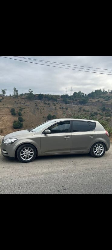 Kia: Kia Ceed: 1.6 l | 2010 il Hetçbek — 18