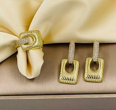 Наборы украшений: Наборы ювелирных украшений 1) Золотистый комплект с россыпью камней — 7