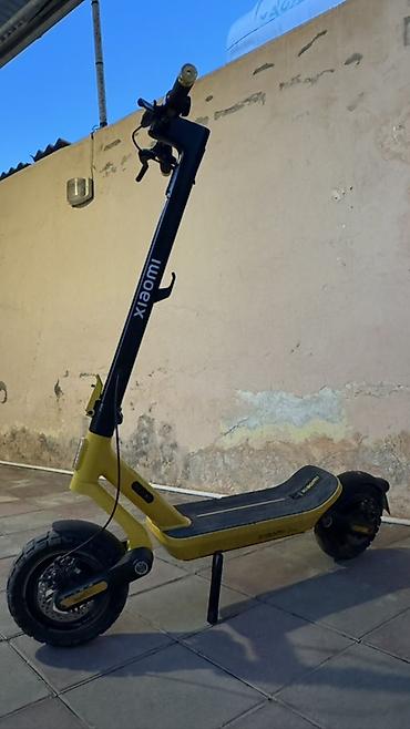 velosiped motoru elektrikli: Xiaomi elektrik skuter - Rəng: sarı-qara - Geniş və sürüşməyən ayaq — 2