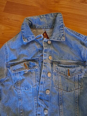 Ostale jakne, kaputi, prsluci: Zenska kratka teksas jakna, nova vel S .Italijanska nenosena na lalafo.rs — 1 Ostale jakne, kaputi, prsluci: Zenska kratka teksas jakna, nova vel S .Italijanska nenosena — 1