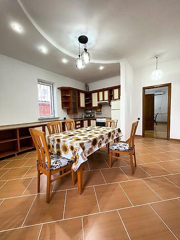 Долгосрочная аренда домов: 200 м², 5 комнат — 6