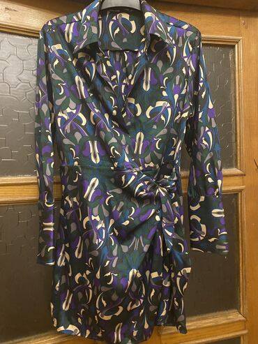 Köynək və bluzalar: Qadın geyimləri – 2 fərqli model 1) Ağ bluz: - Yumşaq, axıcı parça - — 25