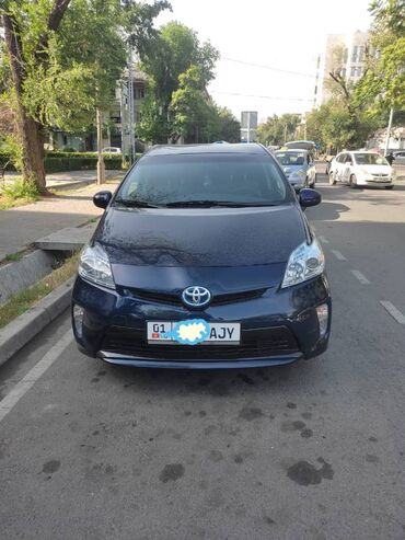 toyota prius 2015 в Кыргызстан | Toyota: Toyota Prius: 1.8 л | 2015 г. | Хэтчбэк