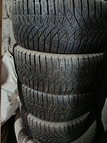 комплект зимней резины: Зимние шины (комплект из 4 шт.) - Тип: неошипованные зимние шины с
