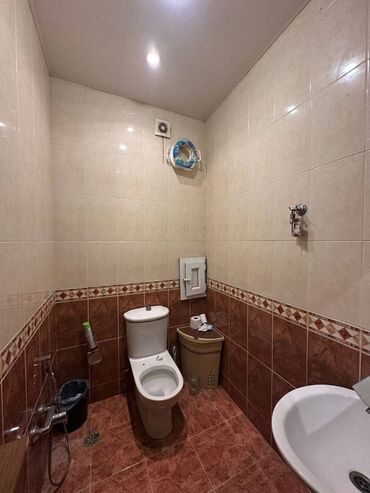 Uzunmüddətli kirayə mənzillər: Neftçilər metrosu,Lotos ticaraet merkezinin arxasinda, 16 mərtəbəli — 12