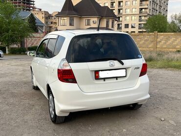 фит рестайлинг: Honda Fit: 2005 г., 1.3 л, Автомат, Бензин, Хетчбек
