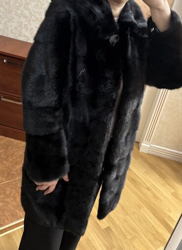 Kürklər: Ideal veziyyetdedir. Temiz norkadir. Hər ikisi yeni kimidir. İksi — 9