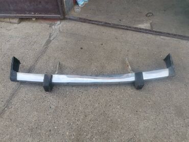 Auto delovi: Prednji branik Lada 2106 br.2. Polovmo, ocuvano u solidnom stanju — 2