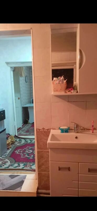 нур эл: 45 кв. м, 3 бөлмө, Унаа токтотуучу жай, Забор, тосулган