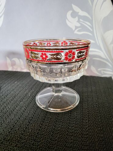 Čaše: Case nove italijanske za vino 70te. Sve na casama odsjaj od svetla na lalafo.rs — 10 Čaše: Case nove italijanske za vino 70te. Sve na casama odsjaj od svetla — 10