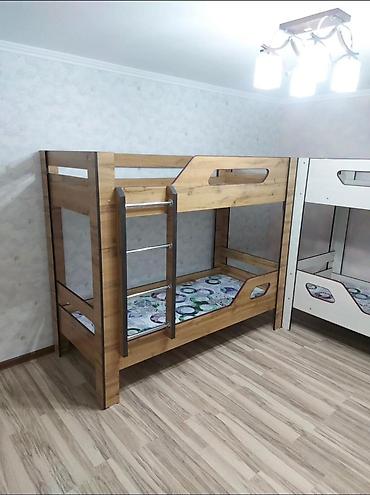 bunk bed: Двухъярусная детская кровать с лестницей - Конструкция: два спальных — 1