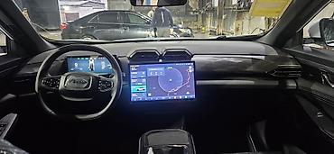 Другой электротранспорт: Электромобиль кроссовер (белый кузов, черная крыша) DONGFENG AEOLUS L7 — 12