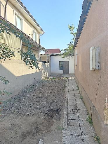 один владелиц: Дом с двором и отдельным въездом через распашные ворота. Щлакоблок — 7