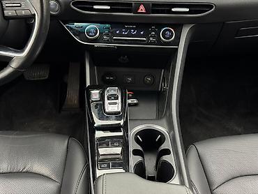 Hyundai: Hyundai Sonata: 2019 г., 2 л, Автомат, Газ, Седан at lalafo.kg — 4 Hyundai: Hyundai Sonata: 2019 г., 2 л, Автомат, Газ, Седан — 4