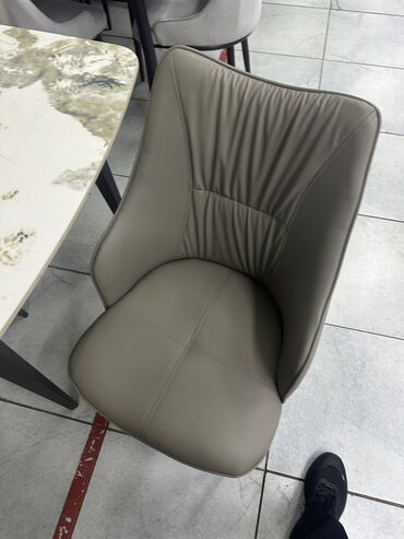 Ремонт, реставрация мебели: Ремонт мебели 
Реставрация мебели 
Замена метериала 
Замена паралона — 2