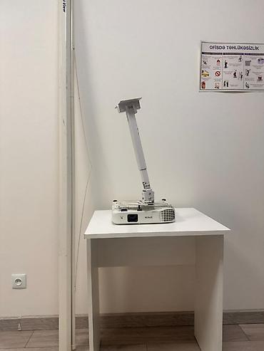 ТВ и видео: Б/у Проектор Epson, Самовывоз — 2