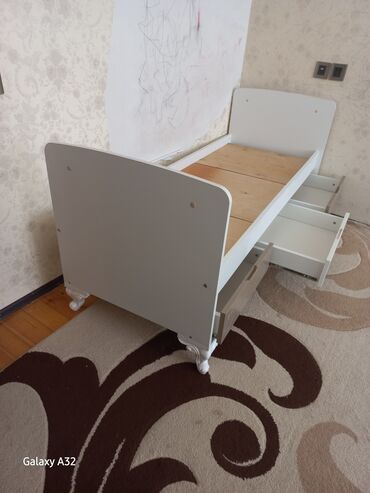 belis usaq alemi instagram: Oğlan və qız üçün, İşlənmiş, Çarpayı, Matrassız, Siyirməli