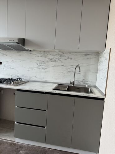 Sifarişlə mətbəx mebeli: Sifarişlə mətbəx dəsti, Özü çəkən petlələr, MDF, Kredit var, Pulsuz çatdırılma — 9