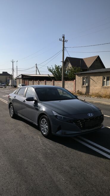 антена на авто: Hyundai Avante (Elantra) седан, серый цвет кузова. Основные