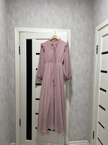 вечернее платье нежно розового: Вечернее платье, Длинная модель, Полиэстер, С рукавами, S (EU 36), M (EU 38), L (EU 40)