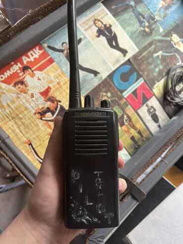 пассивное сетевое оборудование инструменты: Портативная рация Kenwood (ручная) - Форм‑фактор: переносная рация с