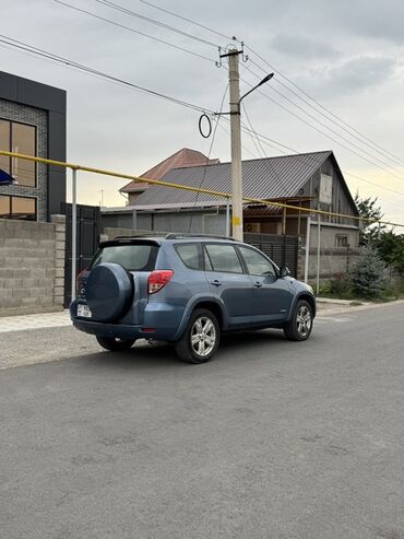 срочно продаю в связи с переездом: Toyota RAV4: 2006 г., 2.4 л, Автоматические, Бензин, Кроссовер