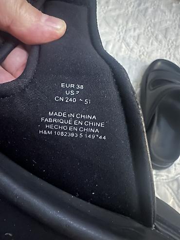 Basanoşka və səndəllər: H&M qadın/slayd tipli sandal - Rəng: qara - Ölçü: 38 (altlıqda — 6