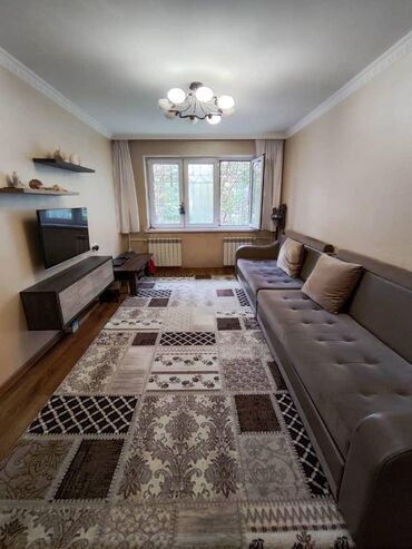 7 мкр квартира: 2 комнаты, 44 м², 104 серия, 1 этаж