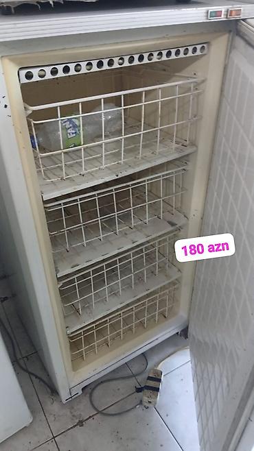 Soyuducu avadanlığı: Dondurucu satilir 180 azn 
Unvan Zabrat . Tam isləkdi . Xumar — 1
