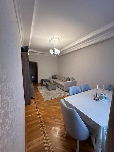 Mənzillər: 2 otaqlı, Yeni tikili, 85 kv. m — 3
