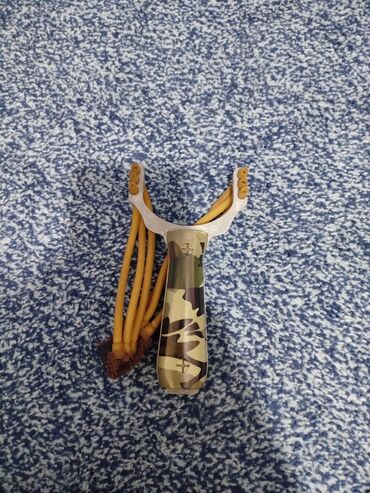 охотничий ножи: Рогатка с камуфляжной рукояткой - Компактная Y‑образная рогатка для