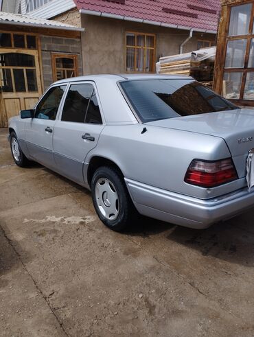 авто в рассрочку 2107: Mercedes-Benz E-Class: 1994 г., 2.2 л, Механика, Бензин, Седан