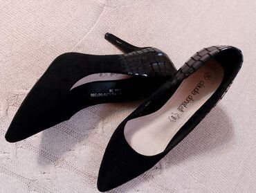 crna cipkasta haljina i cipele: Salonke, Claudia Donatelli, 36