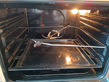 ariston pitiminutka: Hotpoint Ariston quraşdırılan qaz/elektrik sobası — model CISFBG IX/HA — 3