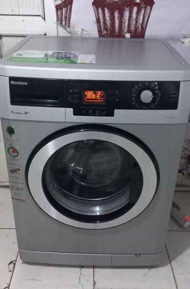 maşın monitoru: Blomberg paltaryuyan mawin satilir. 260 manat zəmanət verilir. yaxin
