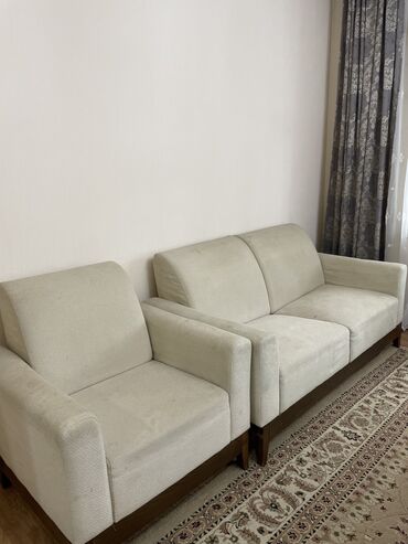 мебель диван кресло: Прямой диван, цвет - Бежевый, Б/у