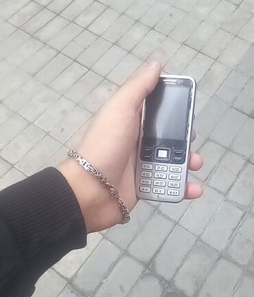 nokia 3520: Nokia G400, 2 GB, rəng - Bənövşəyi, Düyməli