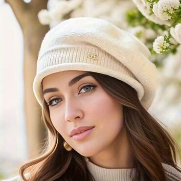 Ostala ženska odeća: Cena 1300din
Poručuje se,isporuka za nekoliko dana — 10