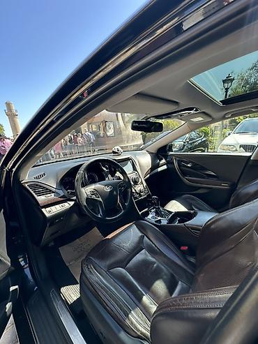 Hyundai: Hyundai Azera – biznes sinfi sedan Xüsusiyyətlər: - Korpusu: 4 qapılı — 6