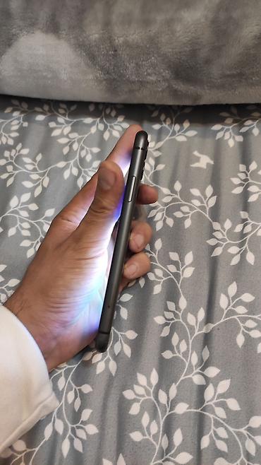ses yazan: IPhone 11, Qara, Face ID — 3