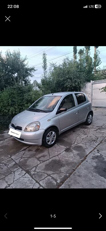 Toyota: Toyota Yaris: 2000 г., 1 л, Механика, Бензин, Седан