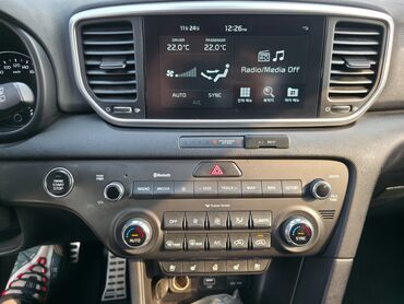 Другие детали кузова: Кроссовер (черный) — 5‑дверный, просторный багажник и салон. Основные — 16