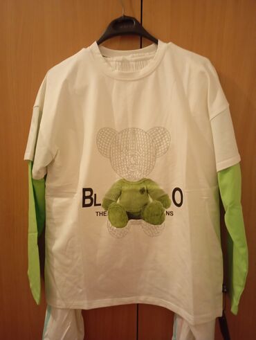 спортивное оборудование: Женский комплект для отдыха/повседневной носки. Состав набора: -