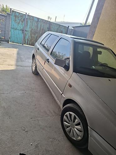 венто vento: Volkswagen Golf: 1996 г., 1.8 л, Механика, Бензин, Хэтчбэк — 3